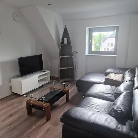 Moderne Top-wohnung Zentral, Nahe Kinderklinik Mit Parkplatz *