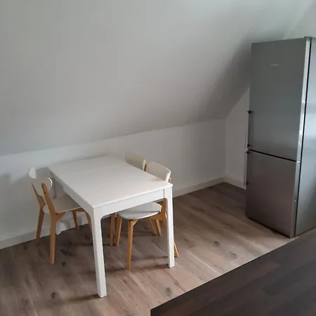 Moderne Top-wohnung Zentral, Nahe Kinderklinik Mit Parkplatz *